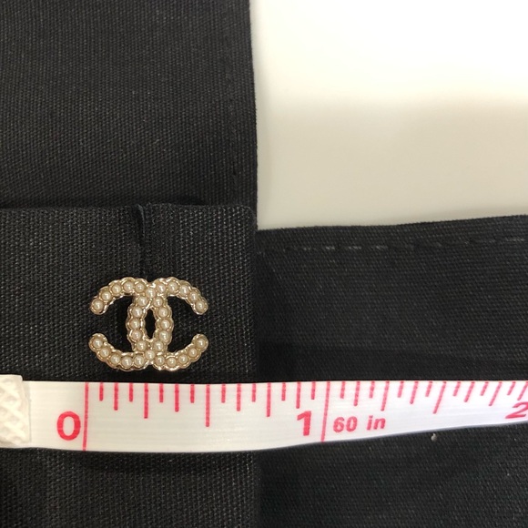 ❌❌SOLD❌❌ Gold and Pearly White Chanel earrings from 21K - Picture 4 of 5